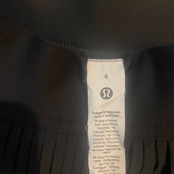 Lululemon Black Pleated Skirt - Picture 4 of 4